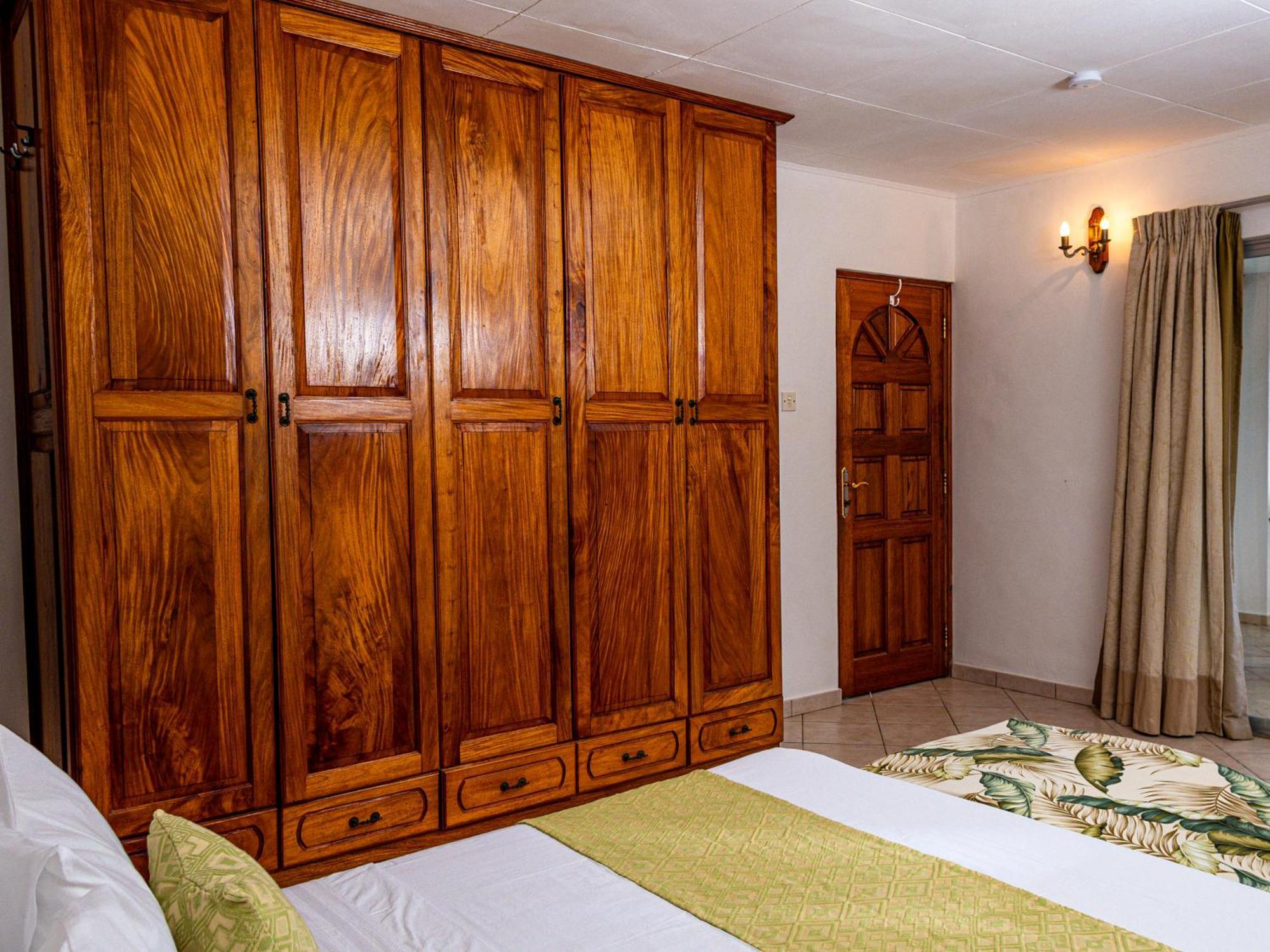 Bottle Palm Villa Victoria Ngoại thất bức ảnh