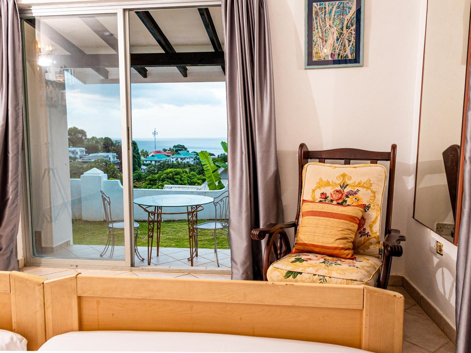Bottle Palm Villa Victoria Ngoại thất bức ảnh