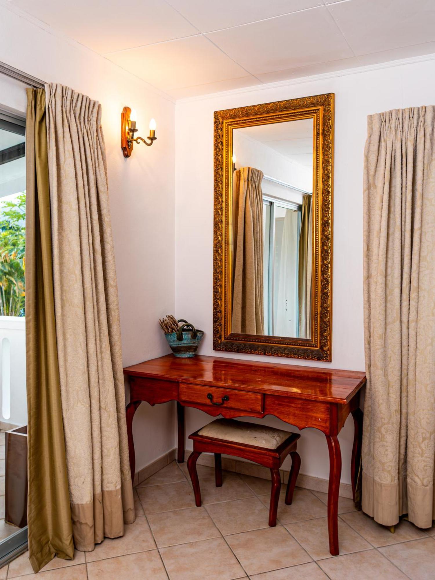 Bottle Palm Villa Victoria Ngoại thất bức ảnh