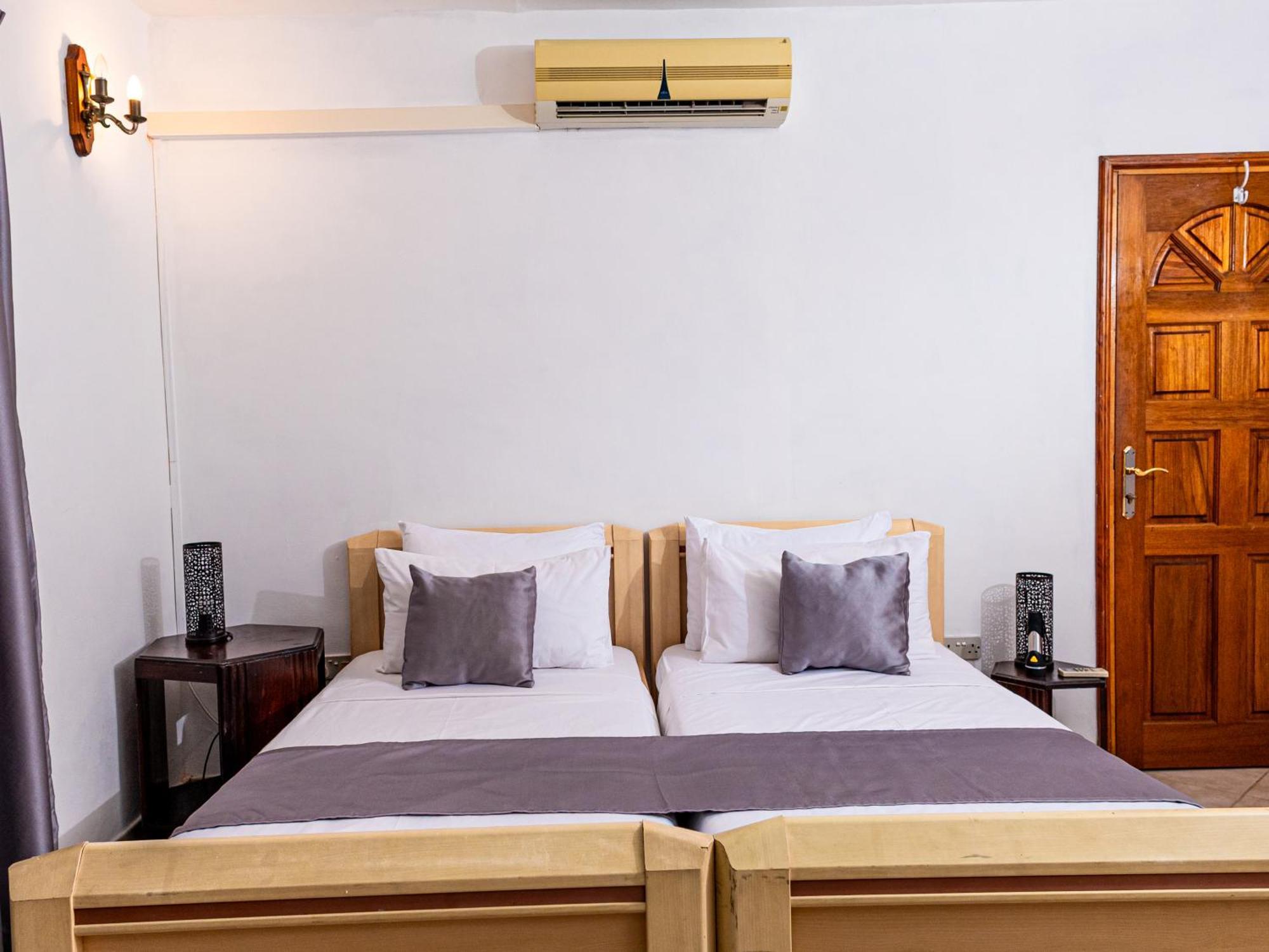 Bottle Palm Villa Victoria Ngoại thất bức ảnh