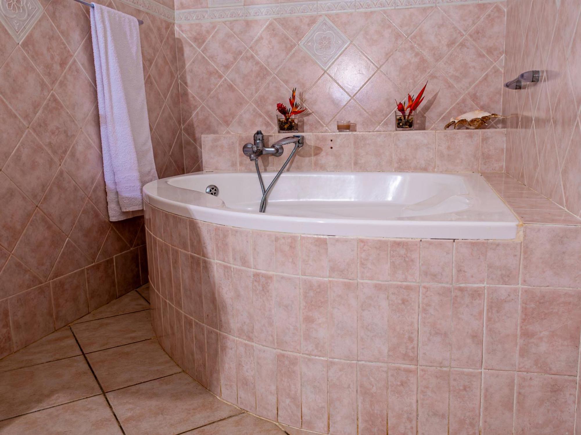 Bottle Palm Villa Victoria Ngoại thất bức ảnh